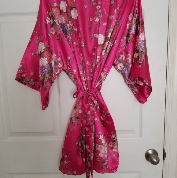 BEAUTIFUL ROBE - Picture 4 of 4